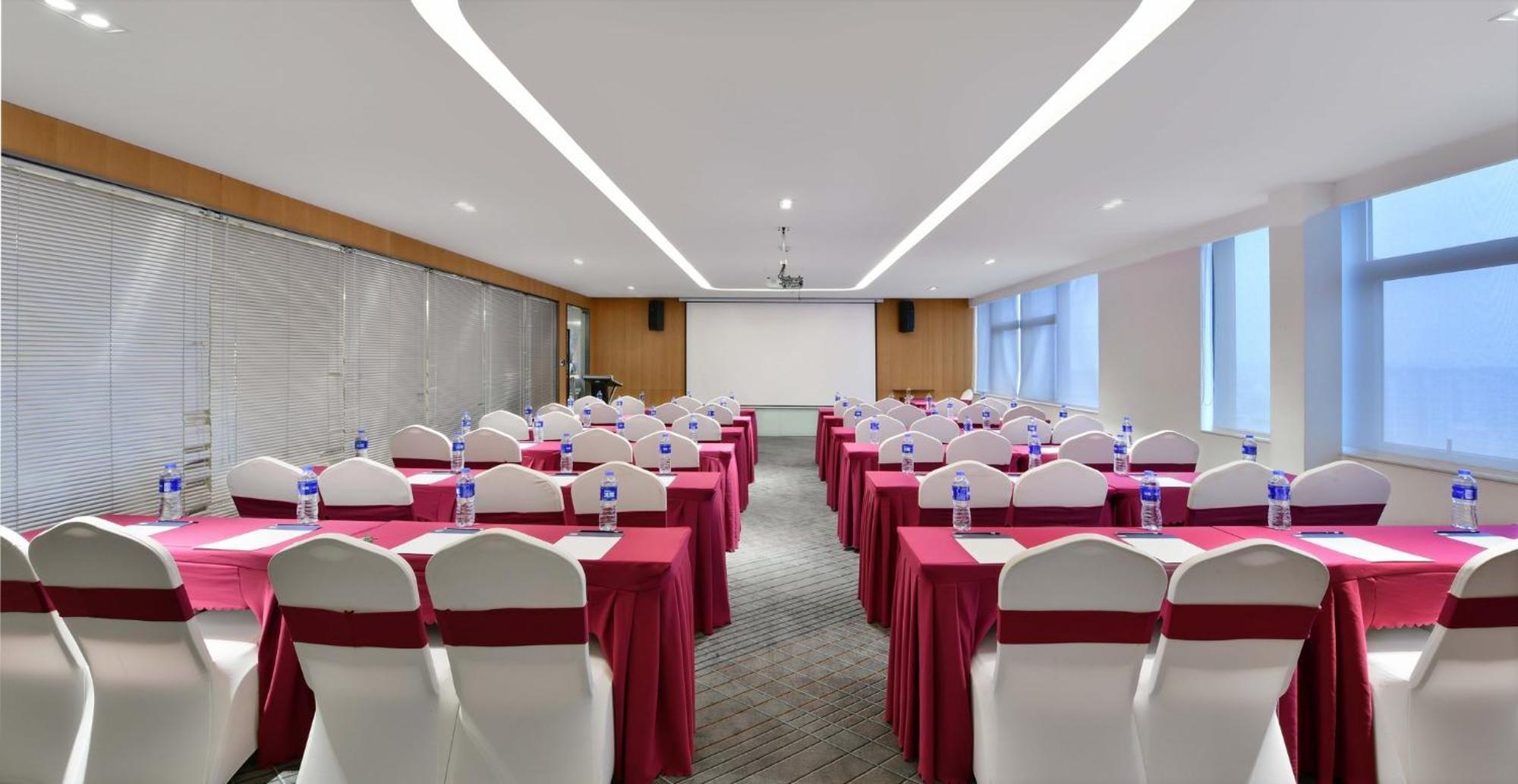 Holiday Inn Express Chengdu North Railway Station By Ihg - Near Panda Base, Near Chunxi Road Eksteriør bilde