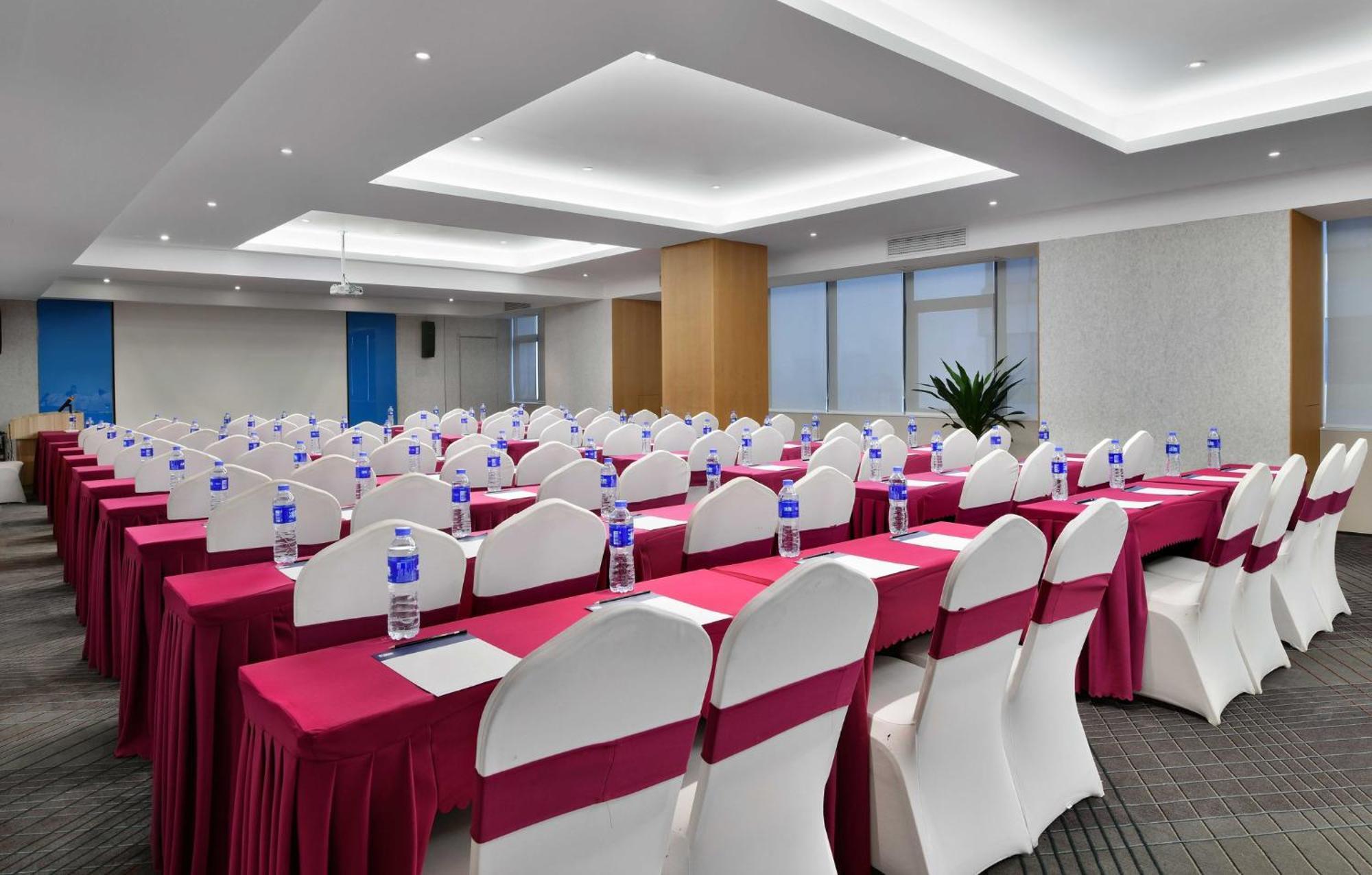 Holiday Inn Express Chengdu North Railway Station By Ihg - Near Panda Base, Near Chunxi Road Eksteriør bilde